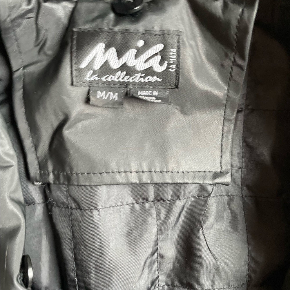 Vintage Y2K Black Belted Jacket - Picture 2 of 4